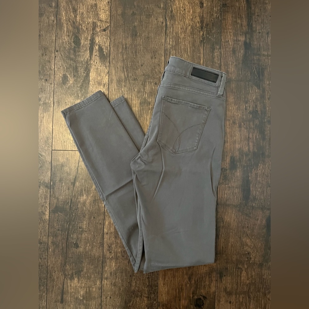 Calvin Klein gray skinny jeans size 8